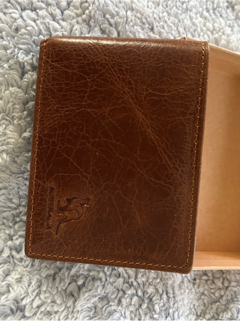 Brown Leather Men's Bifold Wallet - Classic Style